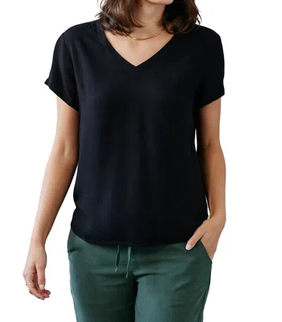 Bella Dahl V-neck Tee In Vintage Black