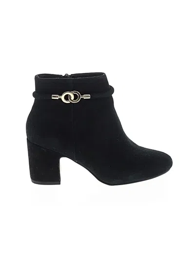 Pre-owned Bella Vita Ankle Boots In Black