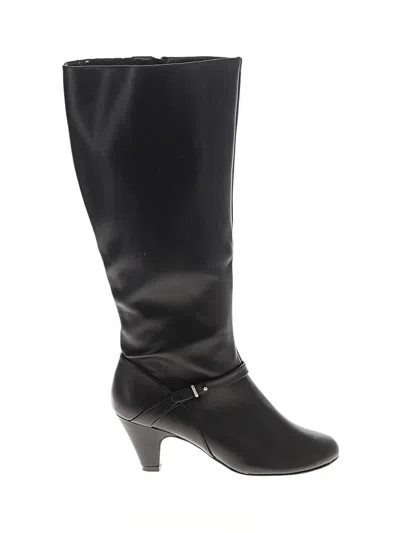 Pre-owned Bella Vita Boots In Black