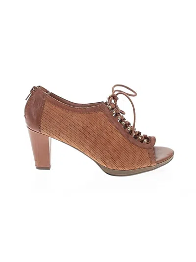 Pre-owned Bella Vita Heels In Brown
