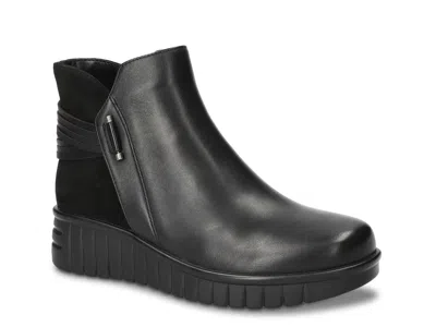 Bella Vita Sueann Bootie In Black