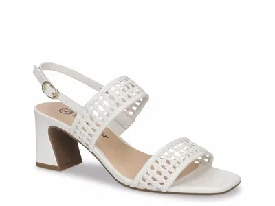 Bella Vita Wide Width Xannon Sandal In White