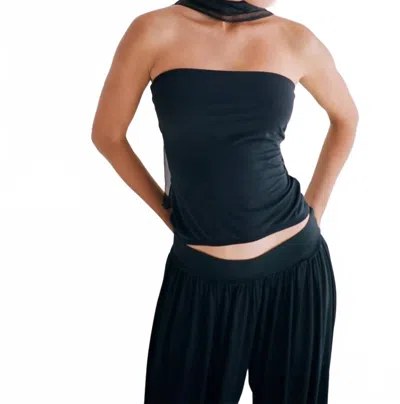 Belle Anna Shadow Top In Navy In Blue