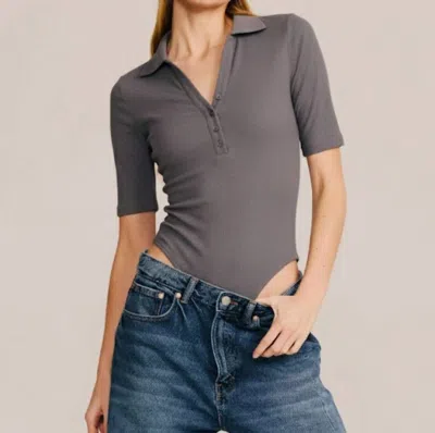 Belle D'amour Short Sleeve Collared Bodysuit In Grey In Gray