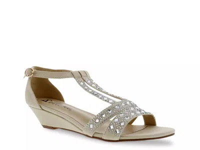 Bellini Laaris Wedge Sandal In Neutral