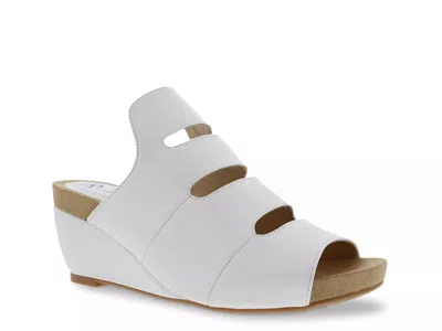Bellini Wide Width Whit Wedge Sandal In White