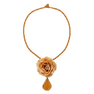 Bellus Domina Women's Gold / Neutrals Natural Rose Choker Necklace