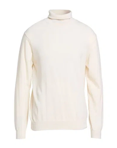 Bellwood Man Turtleneck Cream Size 44 Wool In White