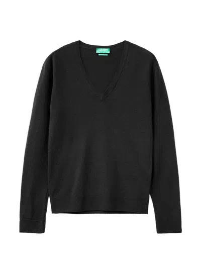 Benetton Fine-knit V-neck Sweater In Black