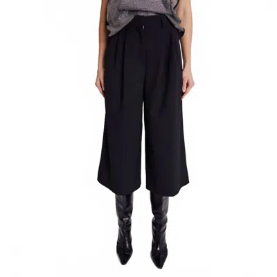 Berenice Polina Short Pants In Black