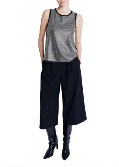Berenice Polina Short Pants In Black In Blue