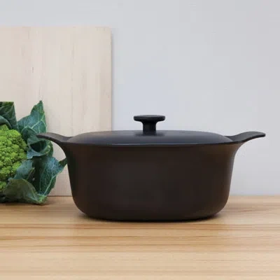Berghoff Ron 5.5 Qt Cast Iron Oval Covered Dutch Oven With Lid In Black