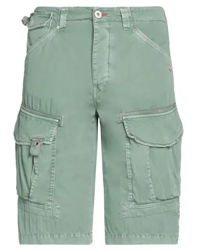 Berna Man Shorts & Bermuda Shorts Military Green Size 28 Cotton