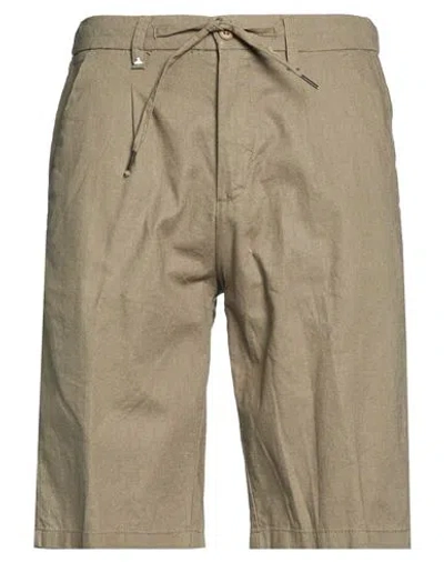 Berna Man Shorts & Bermuda Shorts Military Green Size 38 Linen, Cotton