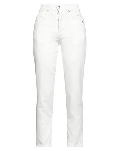 Berna Pants In White