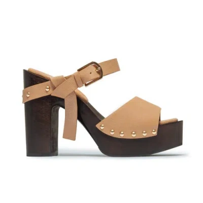 Bernardo 1946 Footwear Luxor Platform Clog In Nude