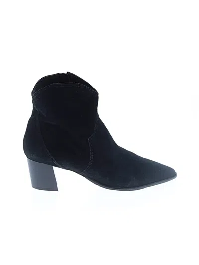 Pre-owned Bernardo Ankle Boots In Black