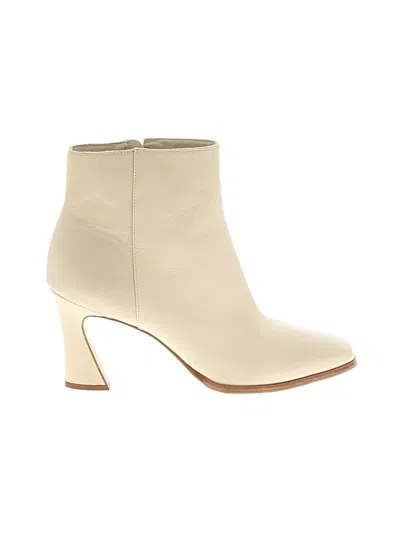 Pre-owned Bernardo Ankle Boots In White