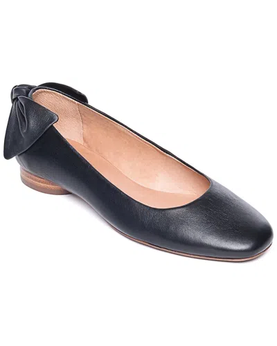 Bernardo Eloise Leather Flat In Black