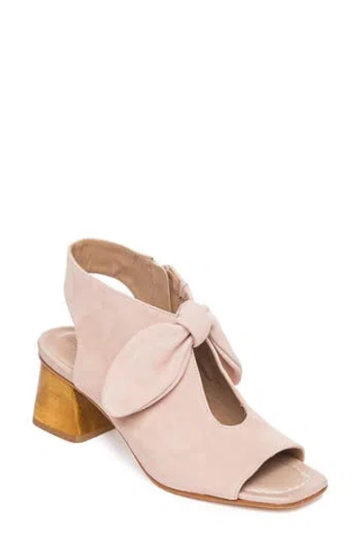 Bernardo Footwear  Lizzie Sandal In Blush