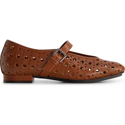 BERNARDO BERNARDO FOOTWEAR BORDEN PERF MARY JANE FLAT