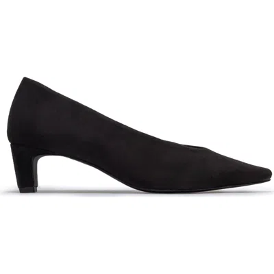 Bernardo Footwear Chiara Kitten Heel Pump In Black