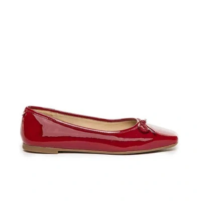 Bernardo Footwear Gwynn Ballet Flat In Dark Red