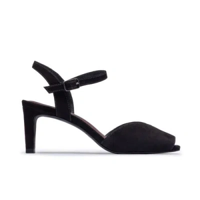 Bernardo Footwear Hartley Mid Heel Sandal In Black