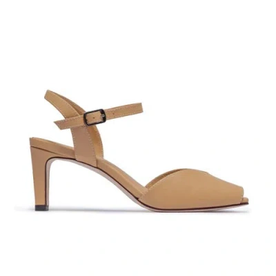 Bernardo Footwear Hartley Mid Heel Sandal In Dune