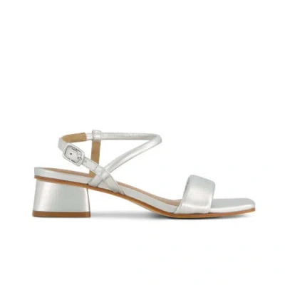 Bernardo Footwear Josei Low Heel Sandal In Silver