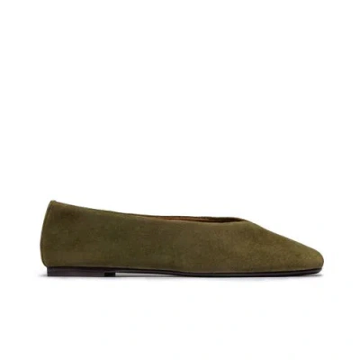 Bernardo Footwear Meredith Ballet Flat In Green
