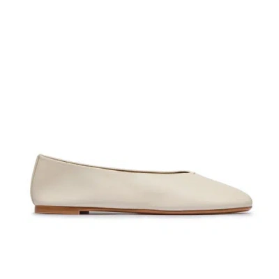 Bernardo Footwear Meredith Ballet Flat In Neutral