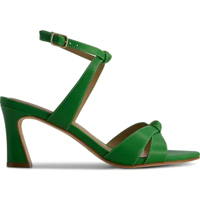 Bernardo Footwear Neera Mid Heel Sandal In Kelly Green