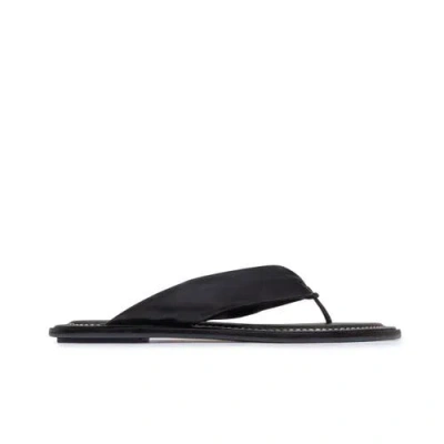 Bernardo Footwear Salt Thong Sandal In Black