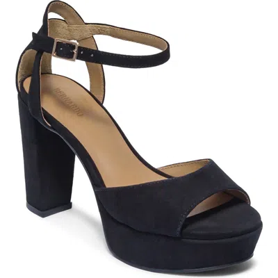 Bernardo Footwear Valeria Leather Platform Sandal In Black
