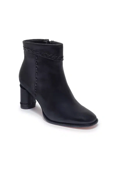 BERNARDO GENE ANKLE BOOTS