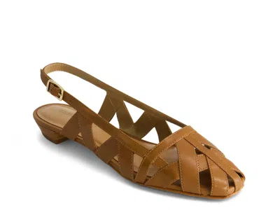 Bernardo Glinda Flat In Brown
