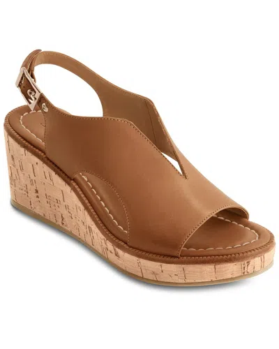 Bernardo Kuarta Leather Sandal In Brown