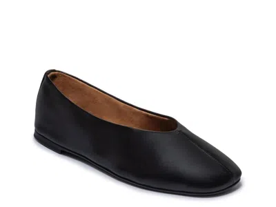 Bernardo Meredith Flat In Black