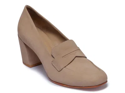Bernardo Nevaeh Pump In Brown
