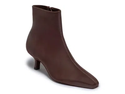 Bernardo Sanya Bootie In Chocolate Leather