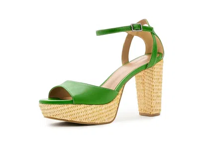 Bernardo Valeria In Green