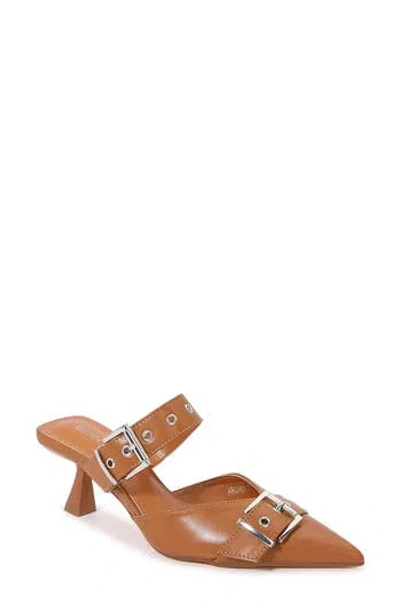 Berness Archer Pointed Toe Kitten Heel Mule In Camel