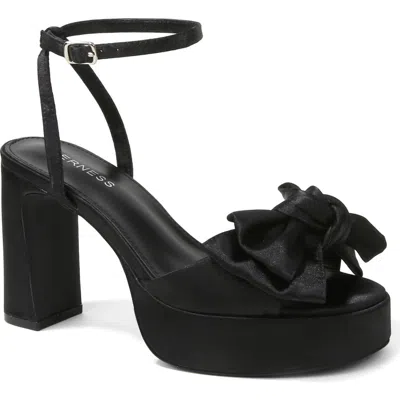 Berness Delaney Block Heel Sandal In Black