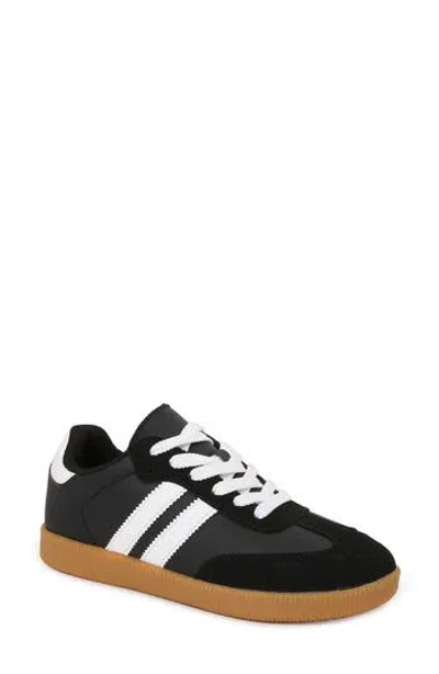 Berness Double Stripe Sneaker In Black