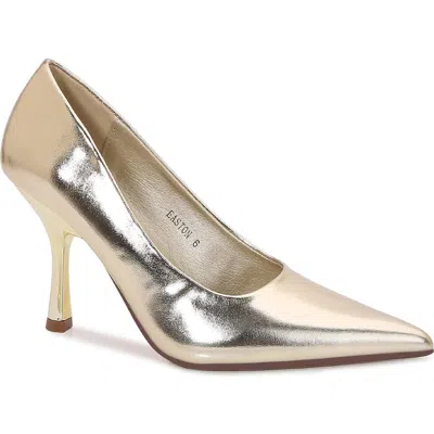 Berness Easton Pointed Toe Pump In Gold