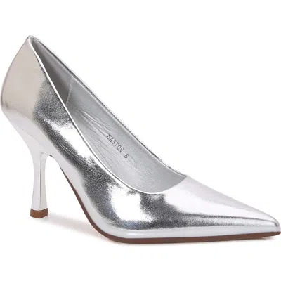 Berness Easton Pointed Toe Pump In Silver