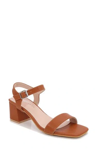 Berness Linda Sandal In Camel