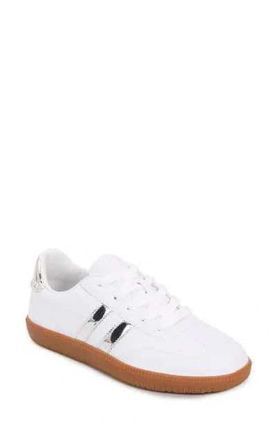 Berness Lisa Low Top Sneaker In Silver