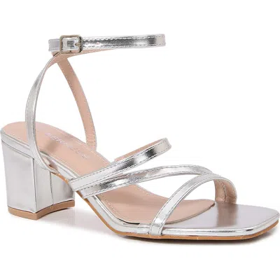 Berness Lotus Sandal In Silver